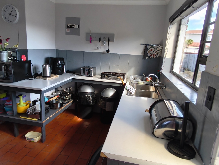 2 Bedroom Property for Sale in De Kelders Western Cape